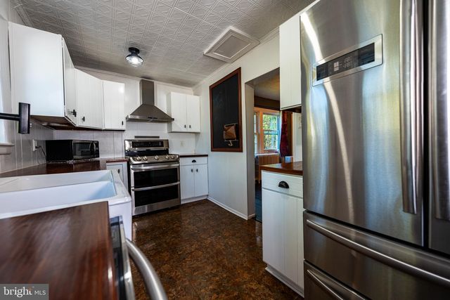 7 CEDARWOOD RD, Catonsville, MD 21228