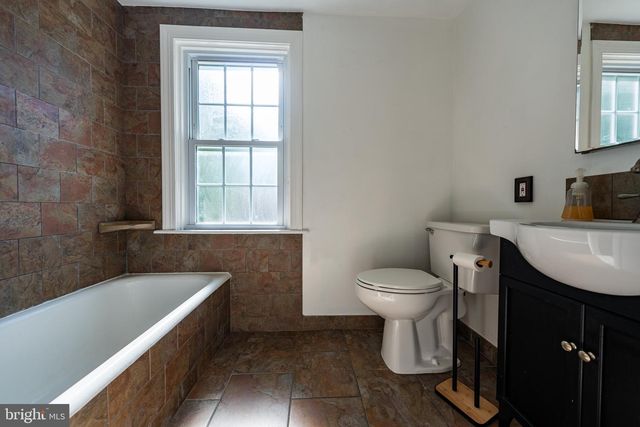7 CEDARWOOD RD, Catonsville, MD 21228