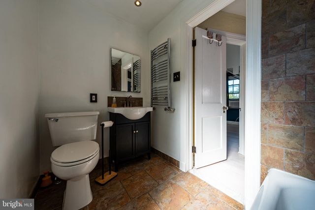 7 CEDARWOOD RD, Catonsville, MD 21228