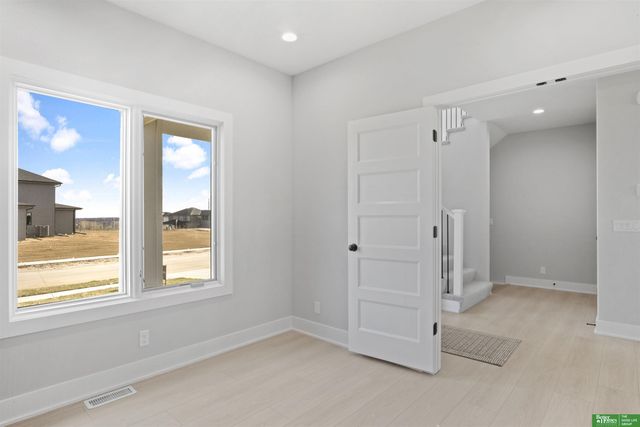 19606 Jaynes Street, Elkhorn, NE 68022