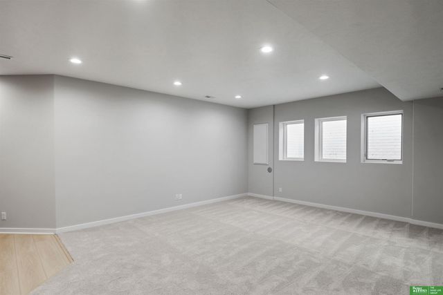 19606 Jaynes Street, Elkhorn, NE 68022