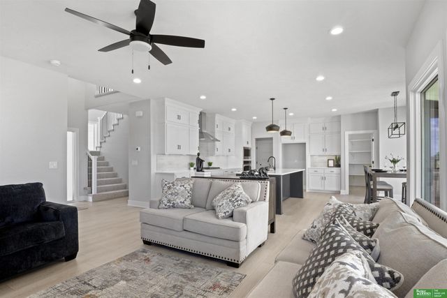 19606 Jaynes Street, Elkhorn, NE 68022