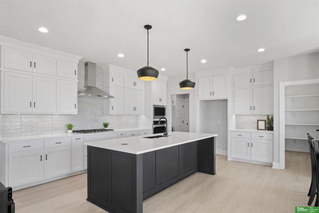 19606 Jaynes Street, Elkhorn, NE 68022