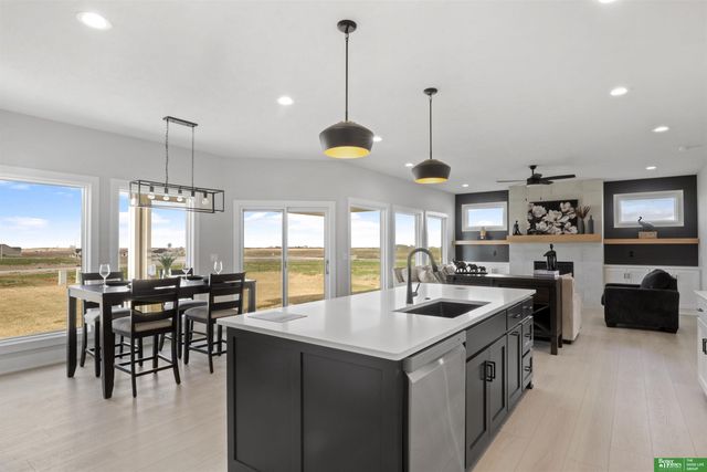 19606 Jaynes Street, Elkhorn, NE 68022