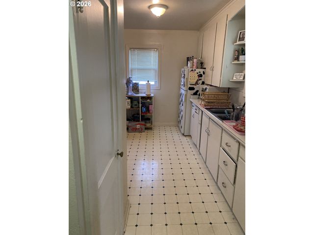 1910 W 17TH Ave, Eugene, OR 97402