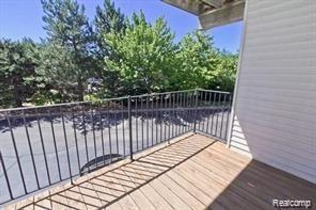 1566 MARYLAND CLUB Drive, Royal Oak, MI 48067