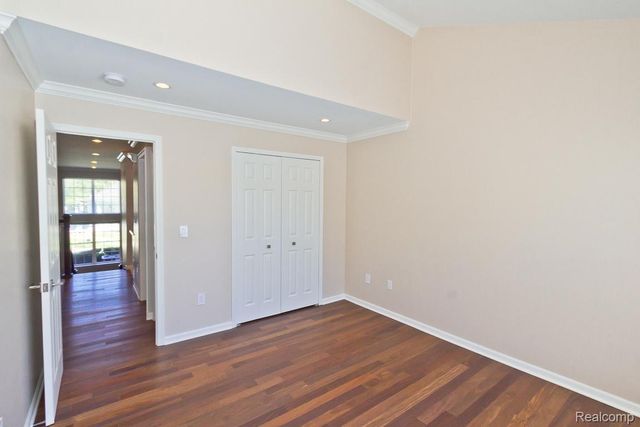 1566 MARYLAND CLUB Drive, Royal Oak, MI 48067