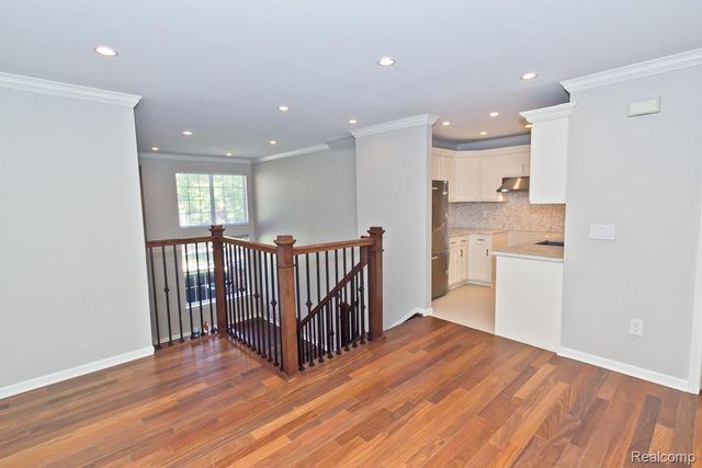 1566 MARYLAND CLUB Drive, Royal Oak, MI 48067