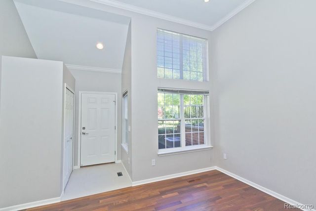 1566 MARYLAND CLUB Drive, Royal Oak, MI 48067