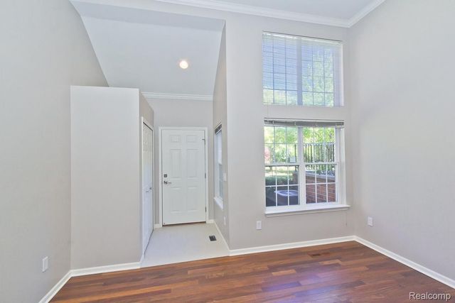 1566 MARYLAND CLUB Drive, Royal Oak, MI 48067