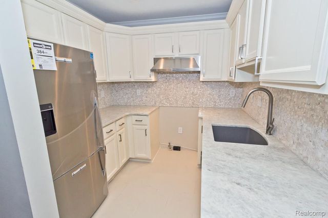 1566 MARYLAND CLUB Drive, Royal Oak, MI 48067