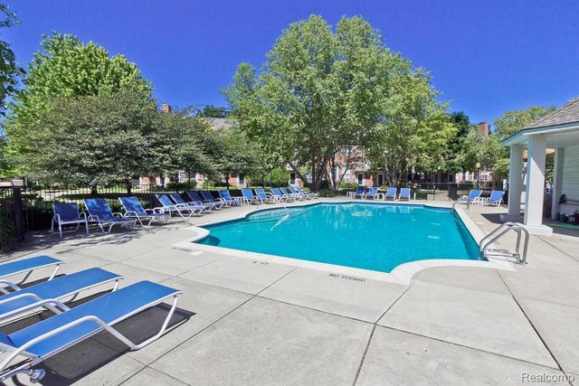 1566 MARYLAND CLUB Drive, Royal Oak, MI 48067