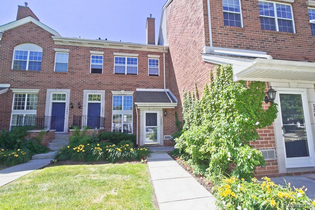 1566 MARYLAND CLUB Drive, Royal Oak, MI 48067