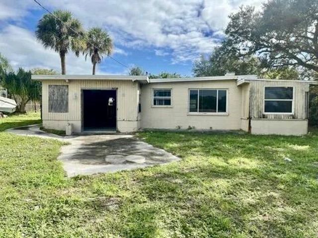 4676 Arcadia Ave Avenue, Fort Pierce, FL 34946