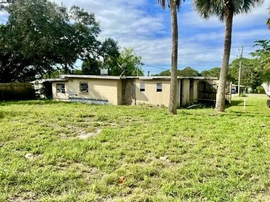 4676 Arcadia Ave Avenue, Fort Pierce, FL 34946