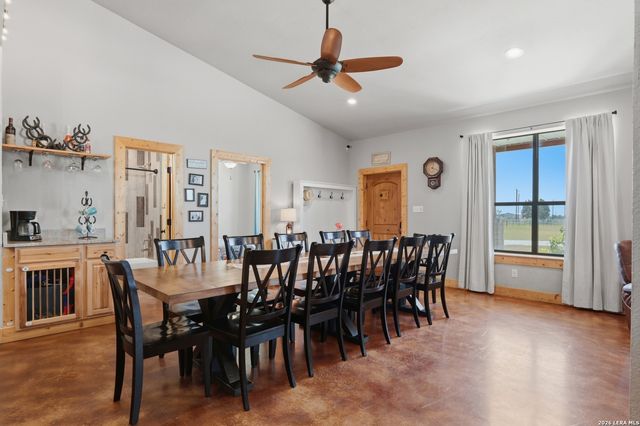 15157 MILLER RD, St Hedwig, TX 78152