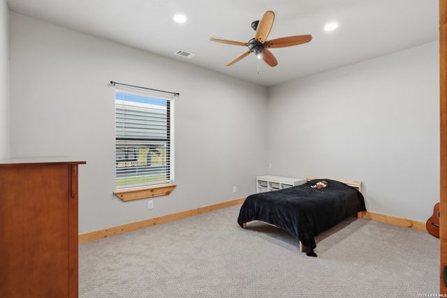 15157 MILLER RD, St Hedwig, TX 78152