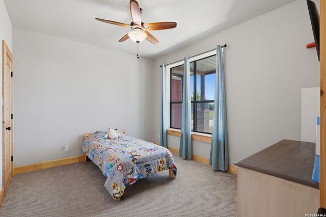 15157 MILLER RD, St Hedwig, TX 78152