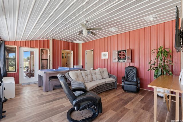 15157 MILLER RD, St Hedwig, TX 78152
