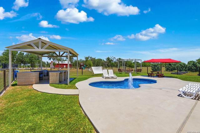 15157 MILLER RD, St Hedwig, TX 78152