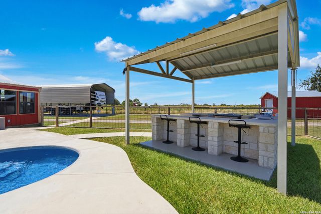 15157 MILLER RD, St Hedwig, TX 78152