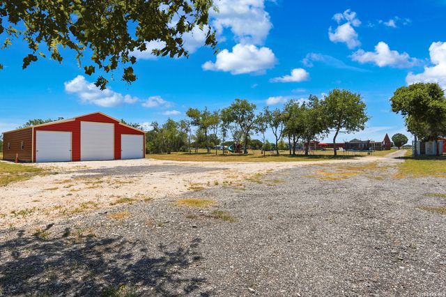 15157 MILLER RD, St Hedwig, TX 78152