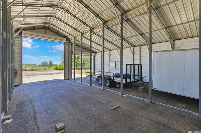 15157 MILLER RD, St Hedwig, TX 78152