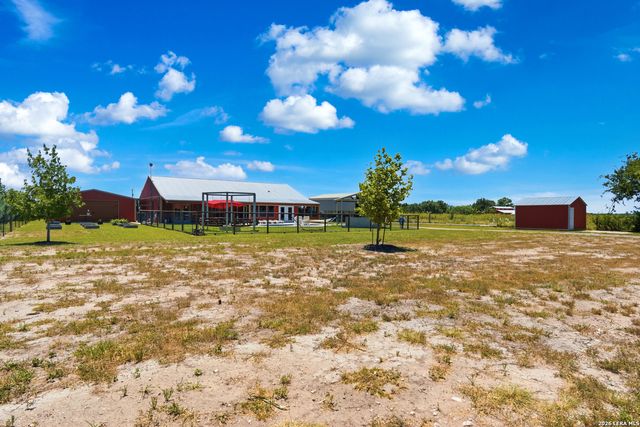 15157 MILLER RD, St Hedwig, TX 78152
