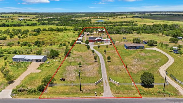 15157 MILLER RD, St Hedwig, TX 78152