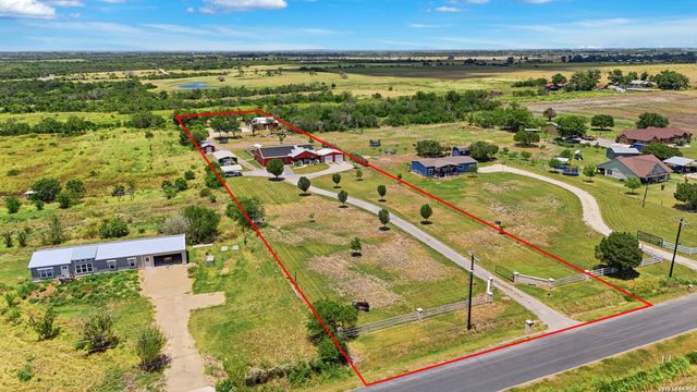 15157 MILLER RD, St Hedwig, TX 78152