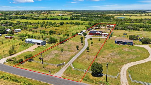 15157 MILLER RD, St Hedwig, TX 78152