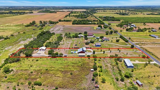 15157 MILLER RD, St Hedwig, TX 78152
