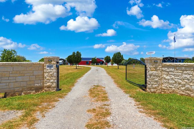 15157 MILLER RD, St Hedwig, TX 78152