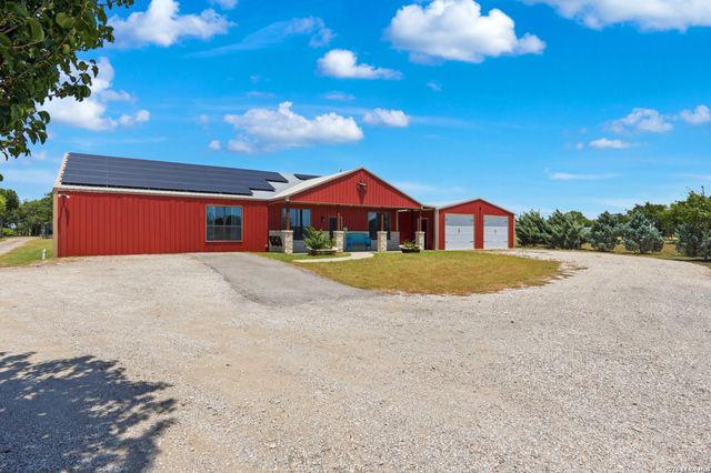15157 MILLER RD, St Hedwig, TX 78152