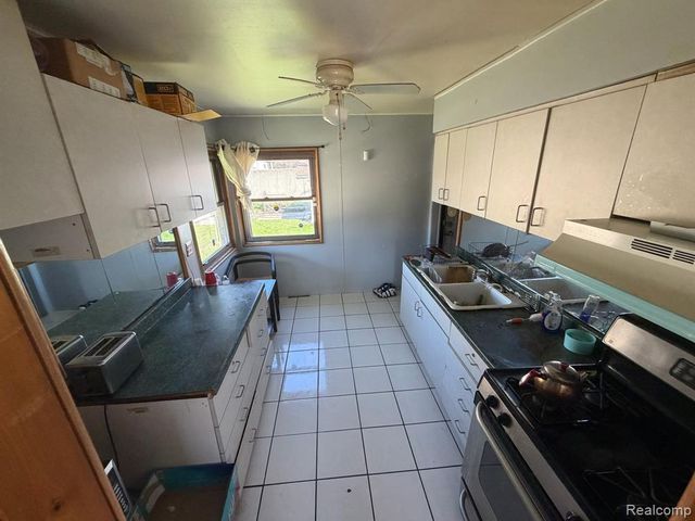 7003 Lozier Avenue, Warren, MI 48091