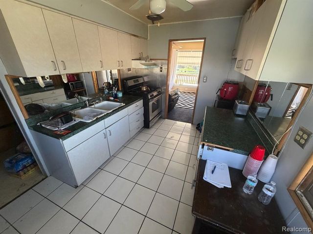 7003 Lozier Avenue, Warren, MI 48091