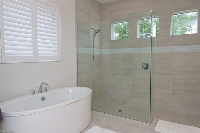 6262 Union Island WAY, Naples, FL 34113