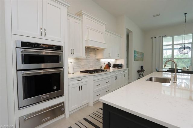 6262 Union Island WAY, Naples, FL 34113