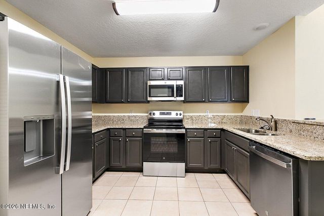 1466 MANOTAK POINT Drive 208, Jacksonville, FL 32210