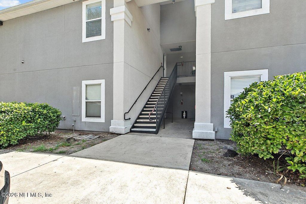 1466 MANOTAK POINT Drive 208, Jacksonville, FL 32210