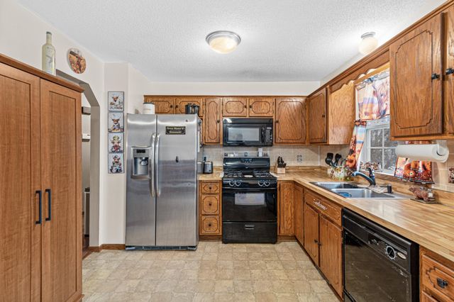 6131 Egg Lake Road N, Hugo, MN 55038