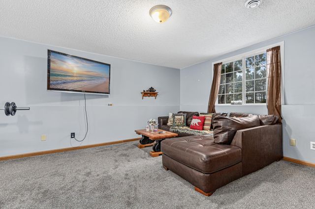 6131 Egg Lake Road N, Hugo, MN 55038