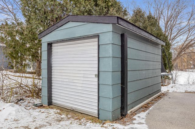 6131 Egg Lake Road N, Hugo, MN 55038