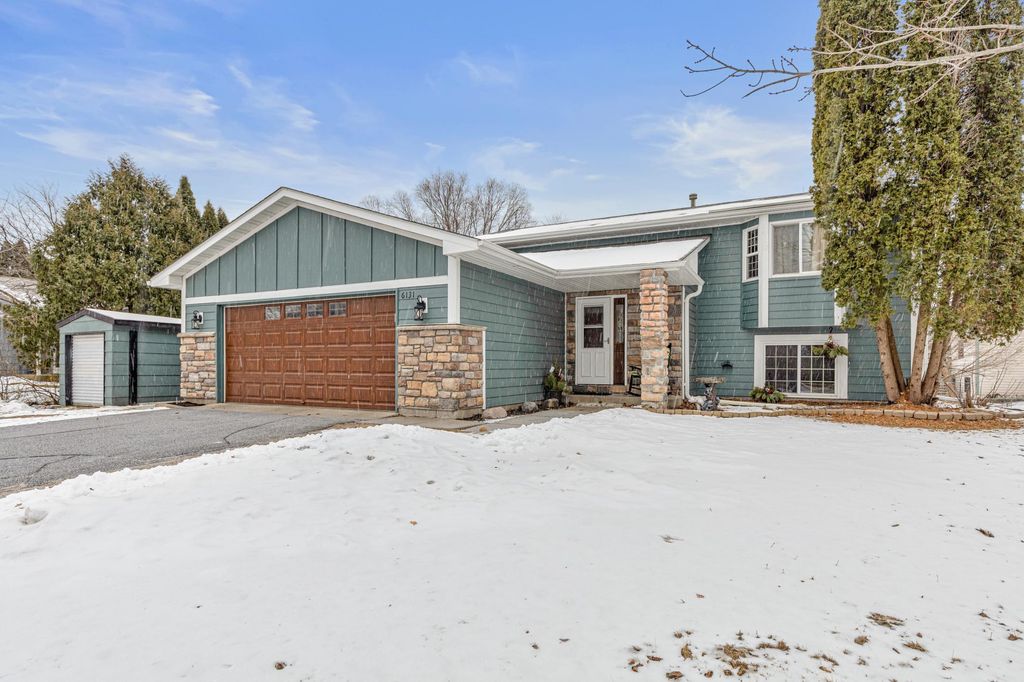 6131 Egg Lake Road N, Hugo, MN 55038