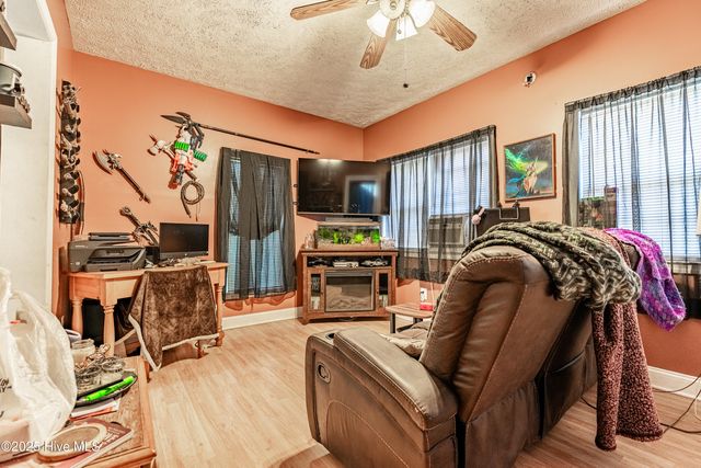 402 E 2nd Avenue, Chadbourn, NC 28431