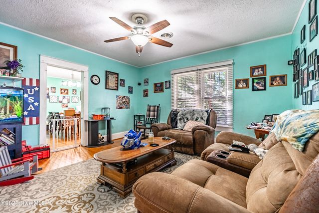 402 E 2nd Avenue, Chadbourn, NC 28431