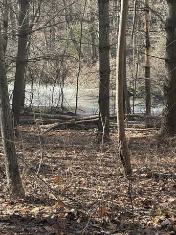 29 Glendale St, Uxbridge, MA 01569