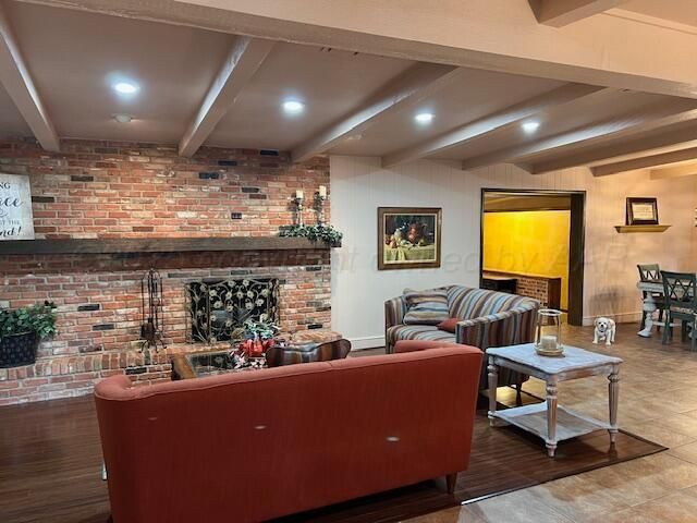 901 S Barkley Street, Spearman, TX 79081