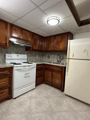 8250 Park Place Boulevard 303, Houston, TX 77017