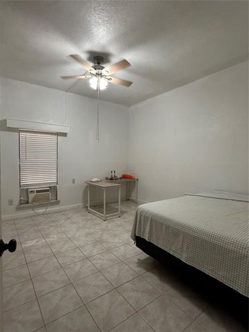 8250 Park Place Boulevard 303, Houston, TX 77017